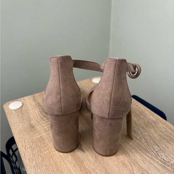 LC Lauren Conrad Taupe Suede Heels - Picture 3 of 3